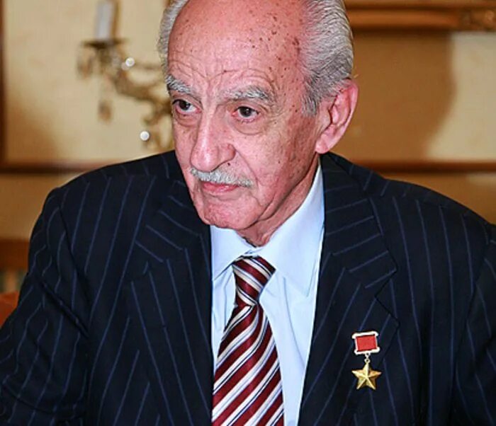 Вартанян геворк андреевич награды. Геворк вартанян разведчик. Г а вартанян. Вартанян геворк андреевич награды. Вартанян геворк андреевич разведчик.