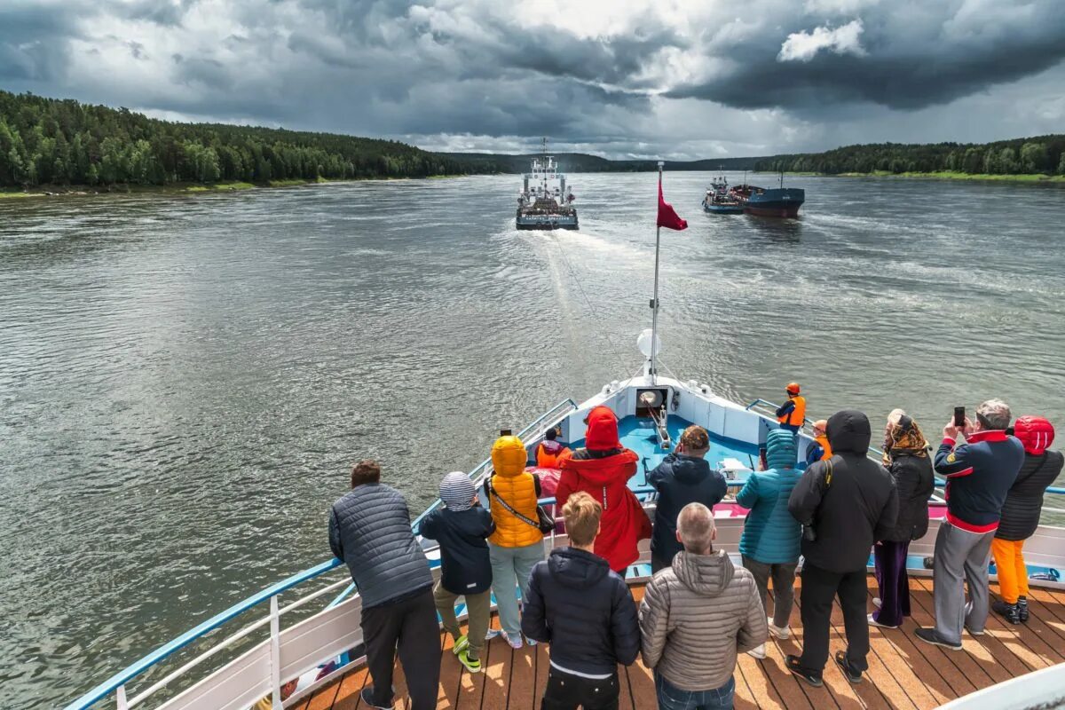 По енисею на теплоходе из красноярска. По енисею на теплоходе из красноярска. Круиз-экспедиция по енисею дудинка-красноярск. По енисею на теплоходе из красноярска. Теплоход товарищ красноярск.