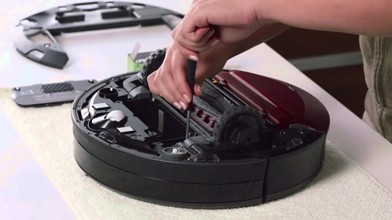 IROBOT Roomba 540. Roomba 980 disassemble. Roomba 980 док станция. IROBOT Roomba 600 Series models. Робот пылесос гудит