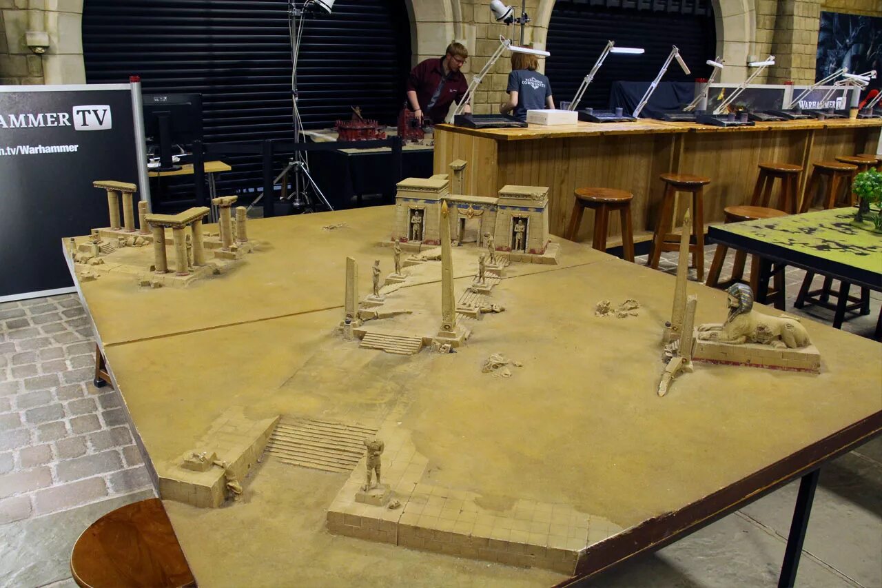 Столы вархаммер. Столы вархаммер. Стол для вархаммер 40000. Террейн для вархаммер 40000. Вархаммер игровой стол.