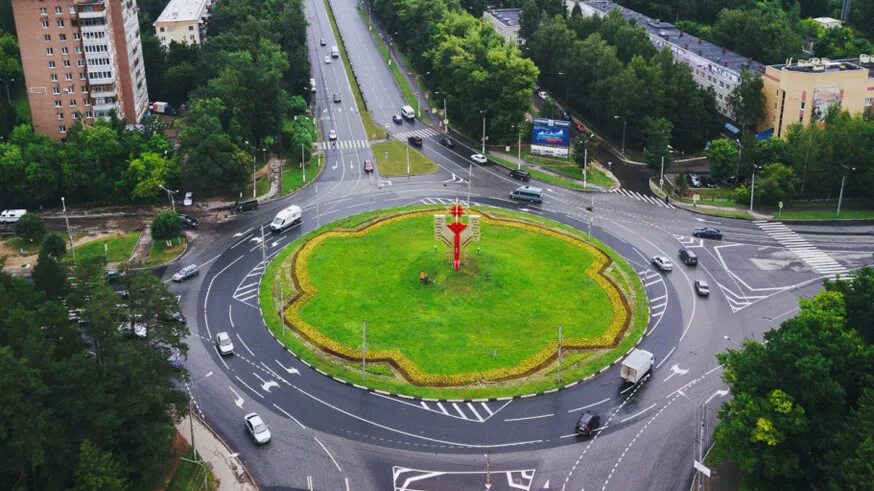 Все кругом дорого. Турбокольцо Чебоксары роща. Турбо кольцевой перекресток Чебоксары. Турбо кольцо роща Чебоксары. Турбо кольцевой перекресток в Москве.