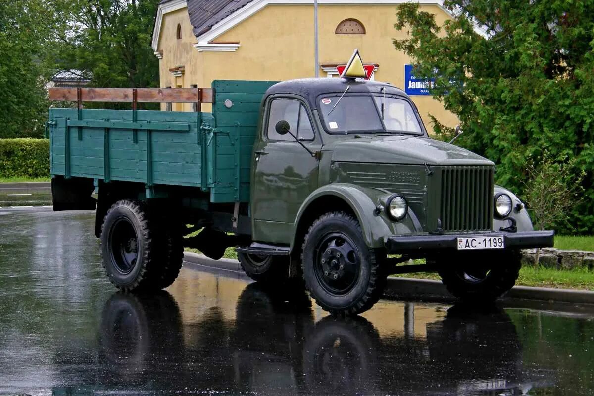 ГАЗ 51 бортовой. ГАЗ-51 грузовой. ГАЗ 51 тентованный. Бортовой грузовик ГАЗ 51.