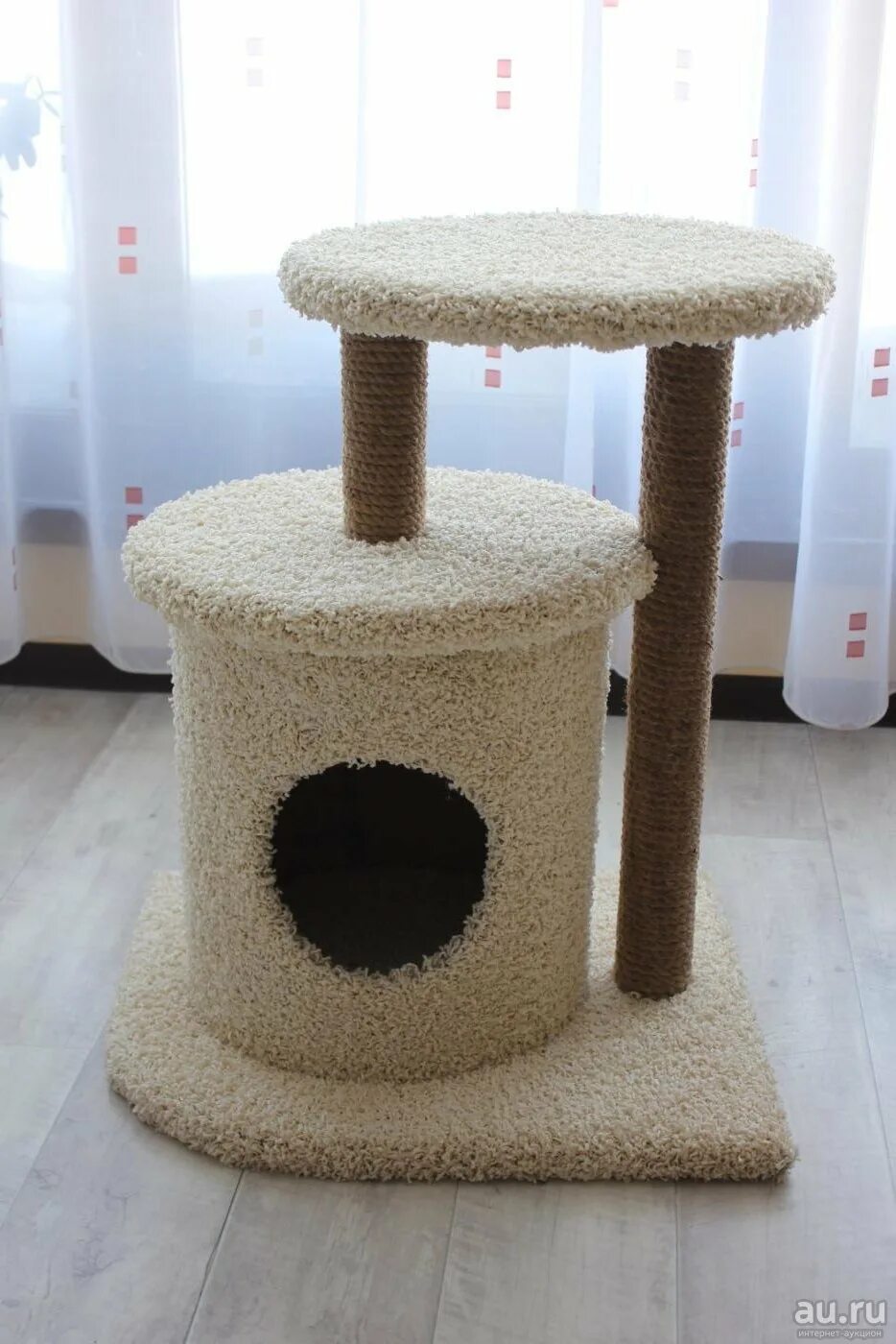 Домик для кошек triol "кошкин дом", цвет: серый, 34 x 43 x 34 см. Кошачьи домики с когтеточкой на валберис. Кошачий домик с когтеточкой. Когтеточка для кошек с домиком. Когтеточка с полкой круглая мех 218.
