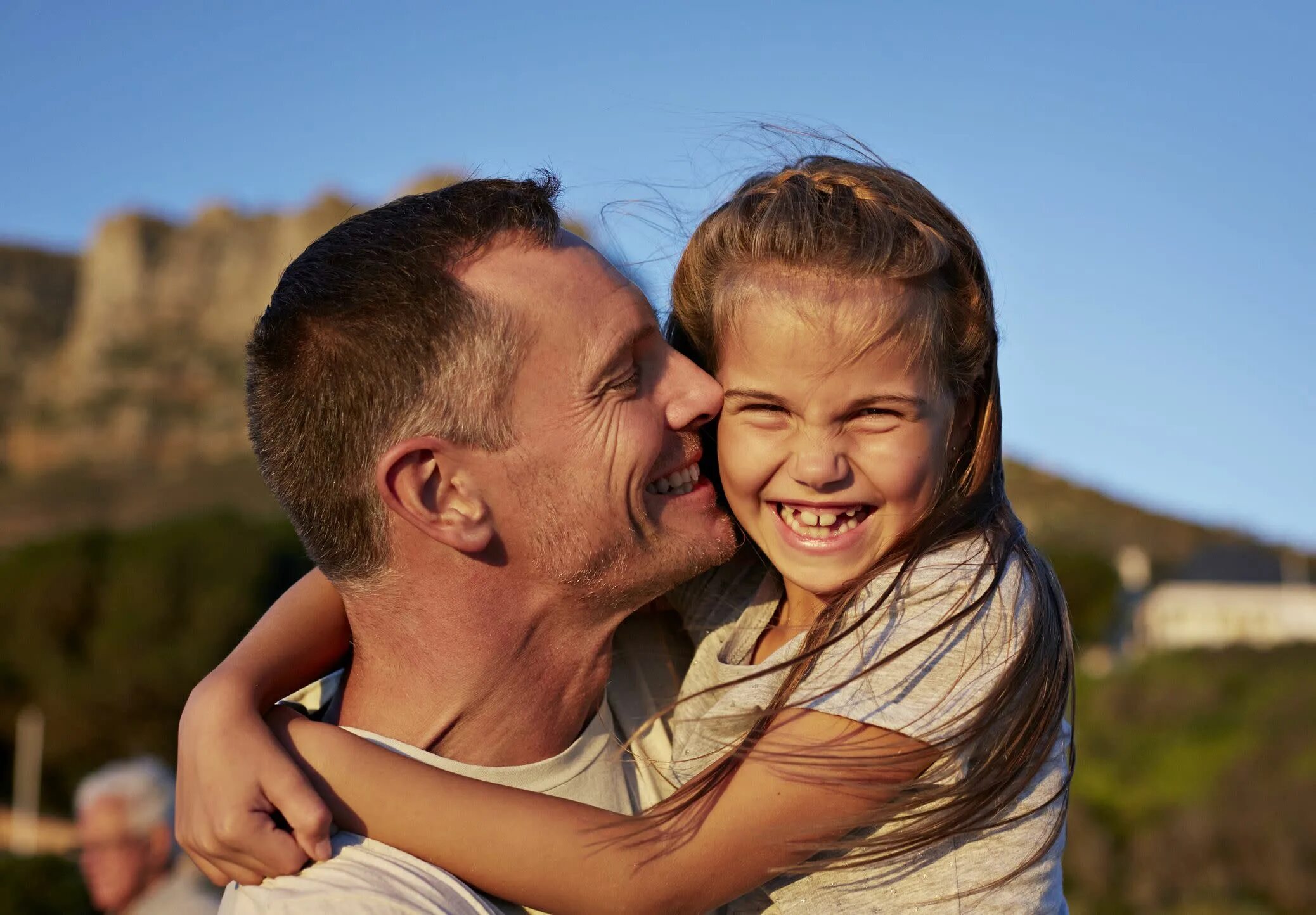 Dad daughter sister. Фотосессия папа и дочка. Девочки с папами.