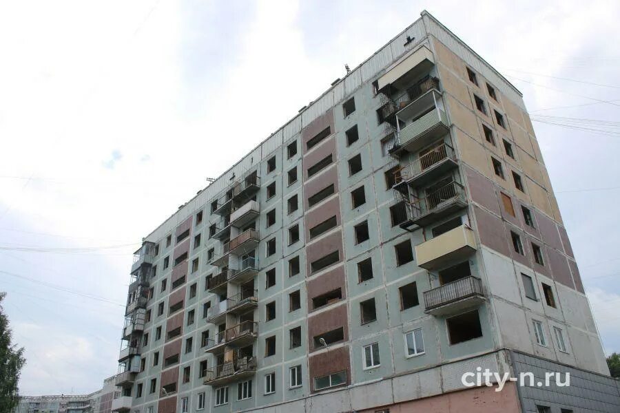 Дома снесли новокузнецк. Дома снесли новокузнецк. Снос домов в новокузнецке. Новокузнецк девятиэтажка. Снос дома.