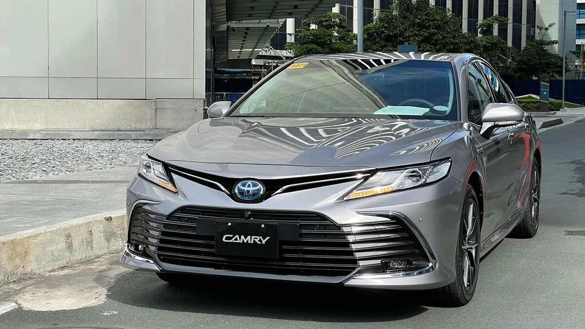 Новый кузов тойота камри 2024 фото. Toyota Camry 2023. Новая Тойота Камри 2023. Тойота Camry гибрид 2023. Тойота Камри гибрид 2022.
