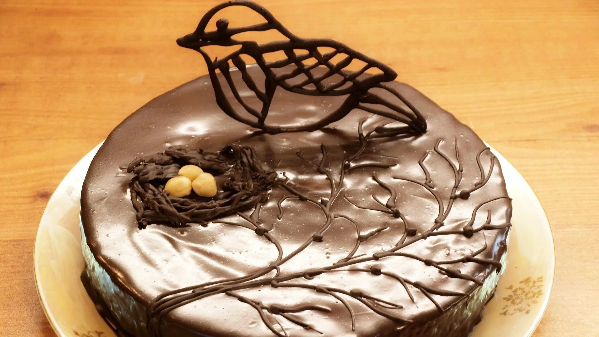 Шоколадный торт желатин. Украшение торта. Торт с шоколадным декором. Украшение шоколадного торта.