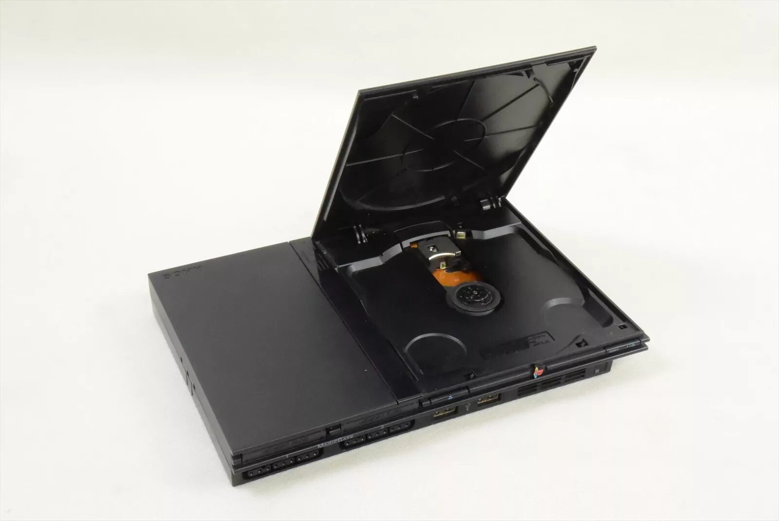 Ps2 дата выхода. Ps2 slim. playstation 2 slim. ps2 slim 3000. ps2 slim bag.