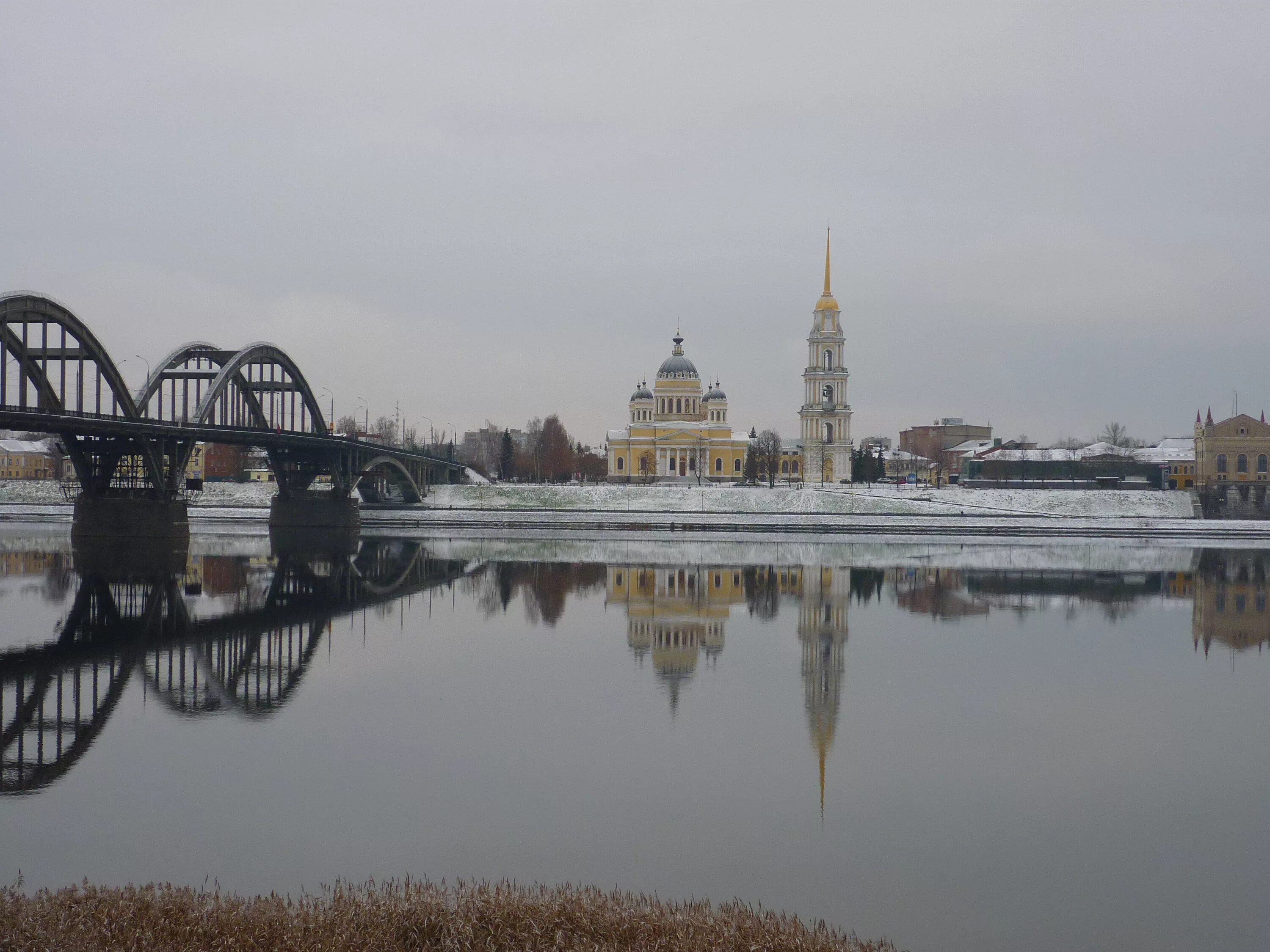 Соборная площадь Рыбинск. Рыбинск мост у Соборной площади. Мост у сборной площади Рыбинск. Левый берег рыбинск