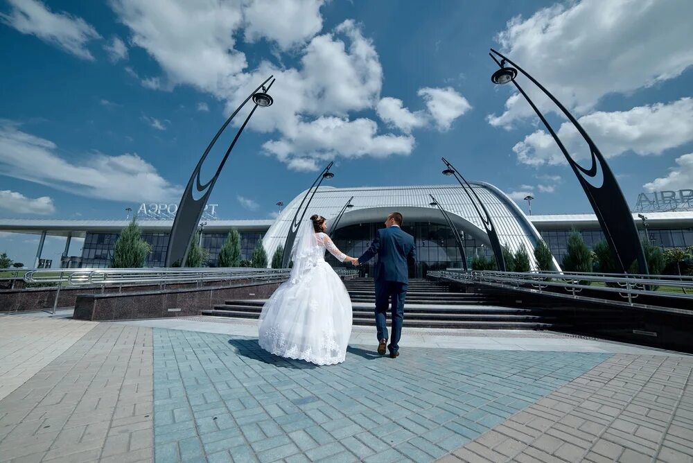 Лучшие в белгороде. Белгород красивые места. Свадебная фотосессия в аэропорту. Красивые места в Белгороде для фотосессий. Самые красивые места в Белгороде.