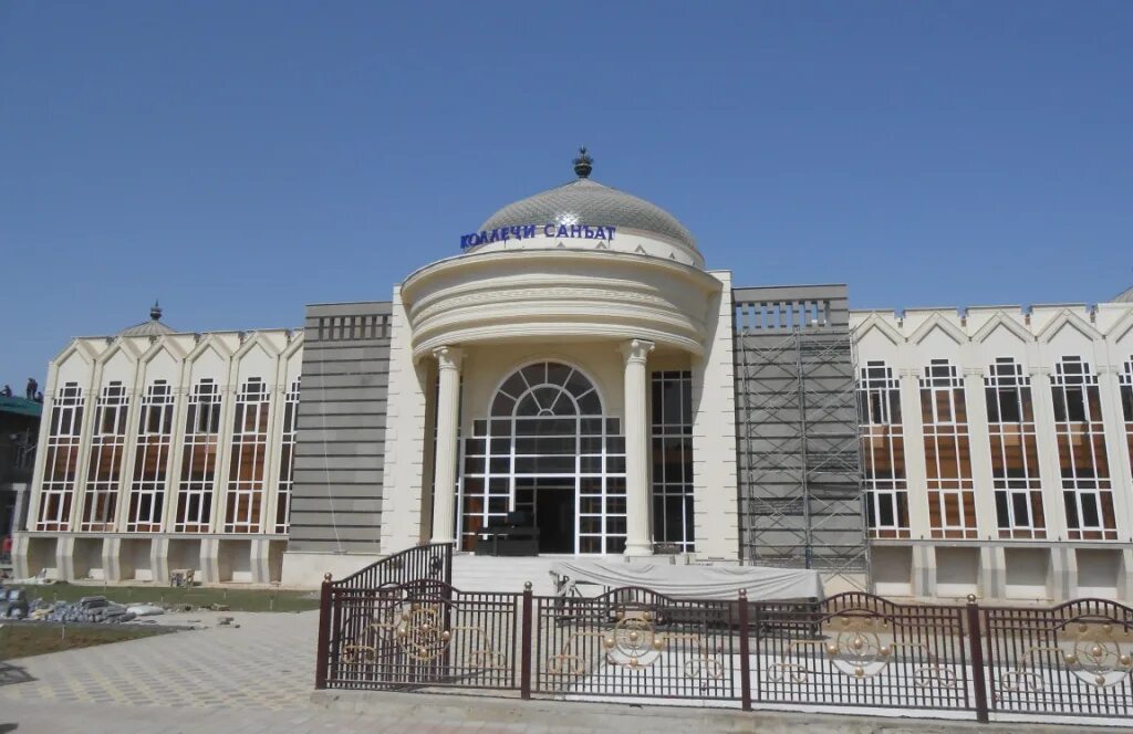 Город Куляб Таджикистан. Куляб Таджикистан достопримечательности. Музей город Куляб Таджикистан. Таджикистан город Куляб ЖД вокзал. Таджикистан куляб время
