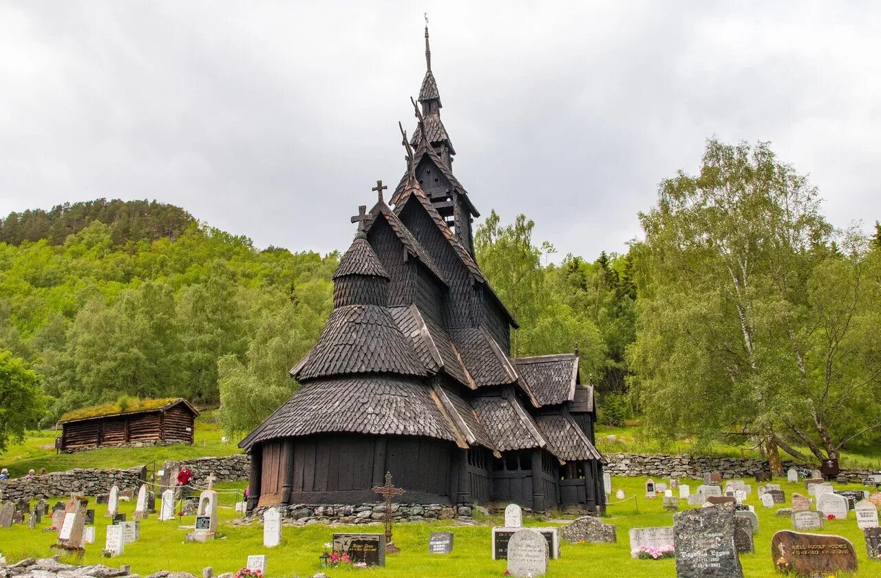 Упсала викинги. Славянская церковь. Языческие храмы в россии. Деревянное зодчество карелии храм святителя иннокентия. Храм старославянское.