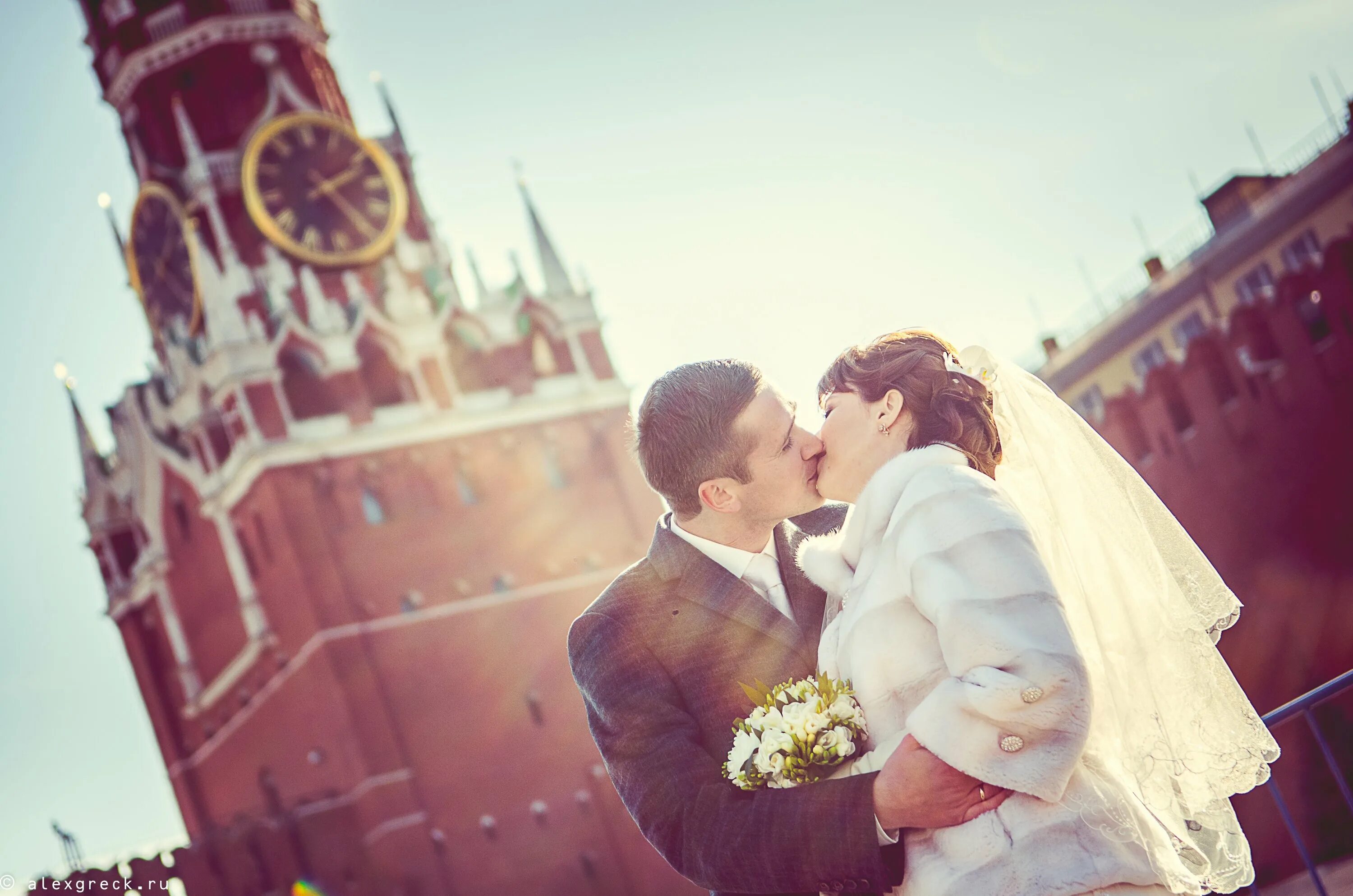 свадебная фотосессия в гуме. измайловский кремль свадьба. организация свадьбы. воробьёвы горы москва свадьба. свадьба в москве.