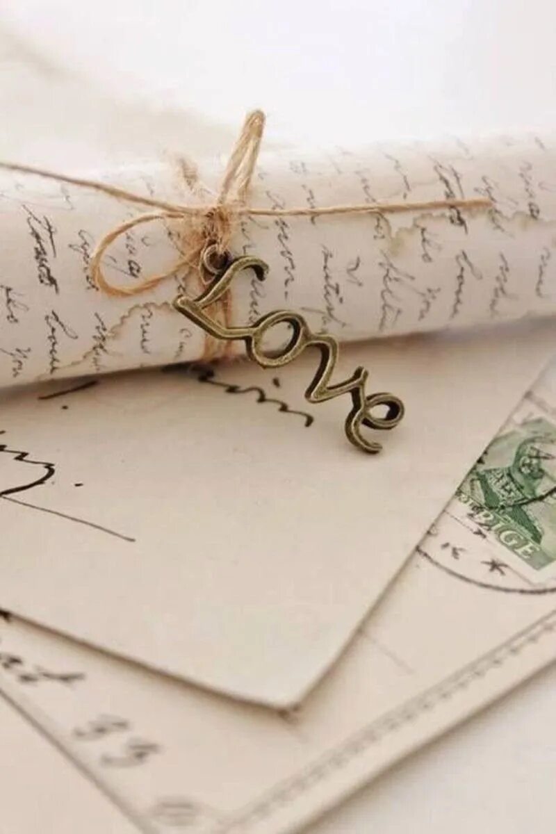 Самое нежное письмо. Бумажные письма. Романтические послания. Письмо картинка. Красивые стильные письма.
