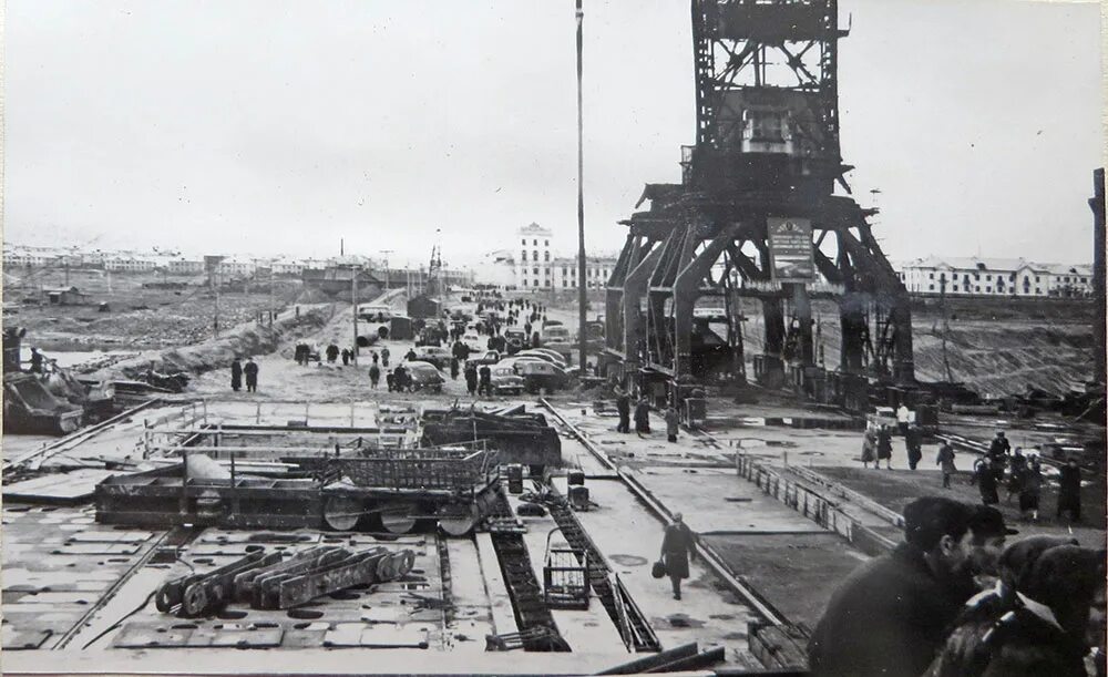 Что строят в городе иркутск. Иркутская гэс в 1950. Строительство иркутск. Перекрытие ангары иркутская гэс. Иркутская гэс 1956.