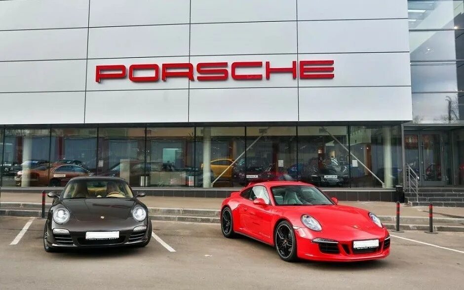 Порше центр москва салон. Центр porsche в москве. Порше центр пулково. Порше 777. Дилерский центр порше.