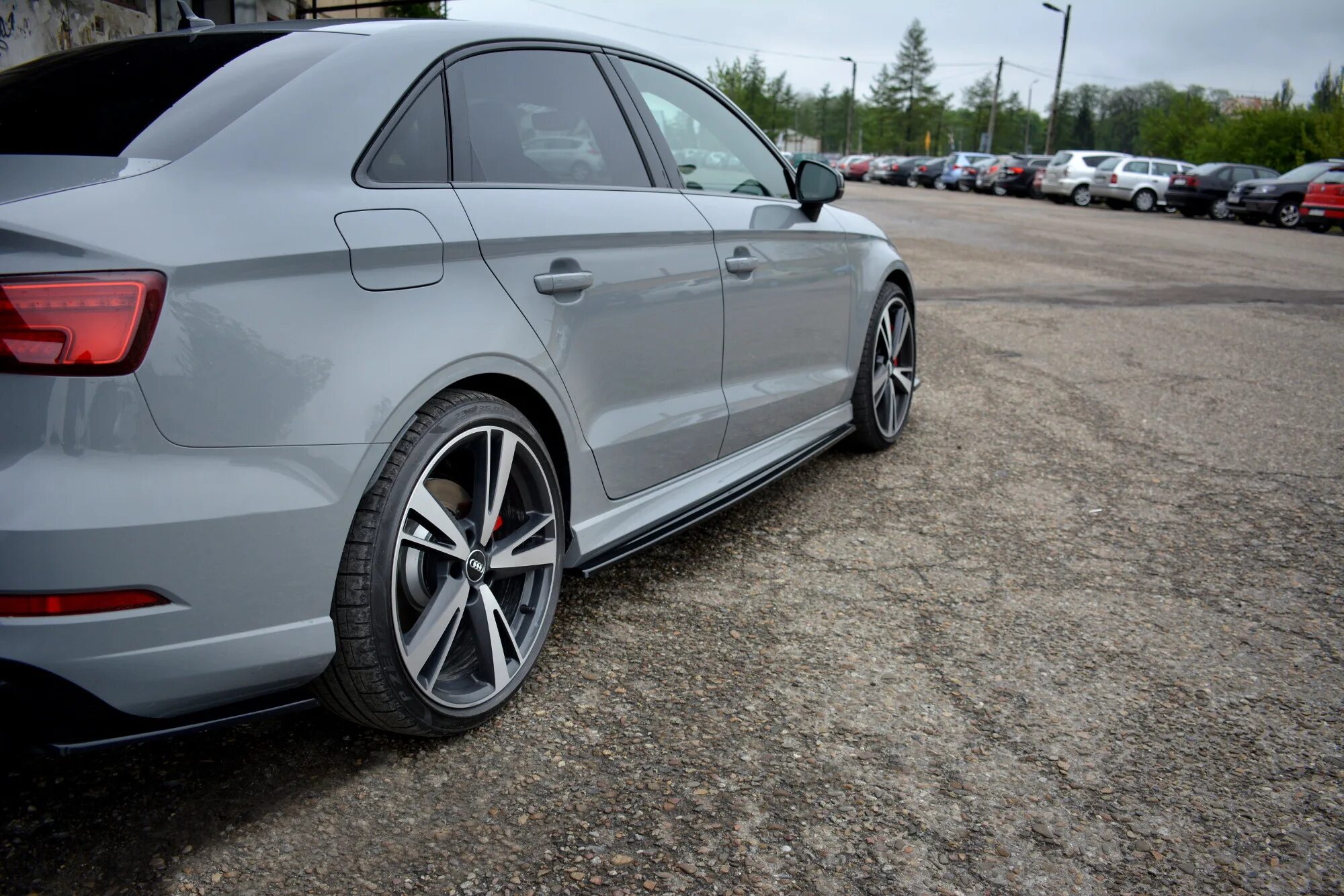 S line пороги audi a4. Накладки на пороги audi a3 8v. Пороги audi a3 sedan. A3 8v s line. Audi a3 8v пороги.