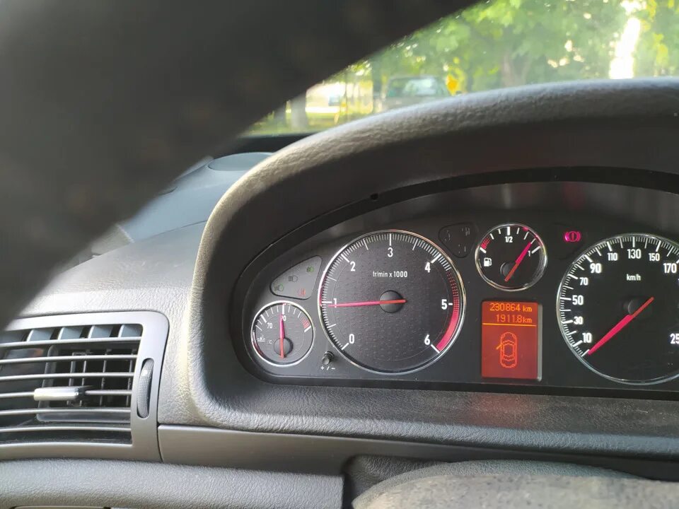 Peugeot 407 панель приборов drive2. Панель пежо 407. Щиток приборов пежо 407 2006. Приборка пежо 407. Приборная панель пежо 407 купе.