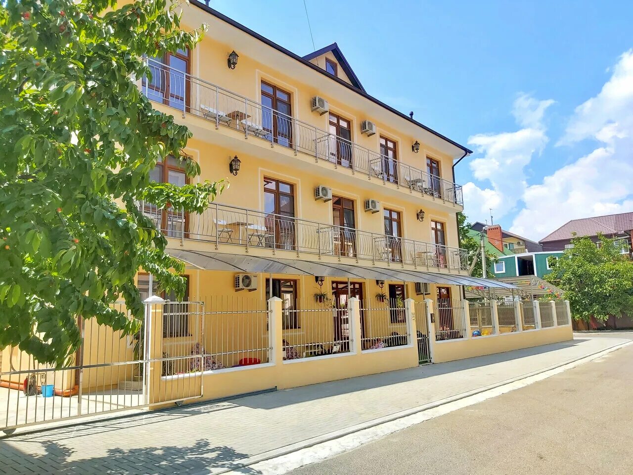 кабардинка переулок тихий 3 татьяна. тихий переулок 11 кабардинка. кабардинка улица октябрьская. кабардинка гостевой дом тихий. тихая гавань кабардинка гостевой домик.