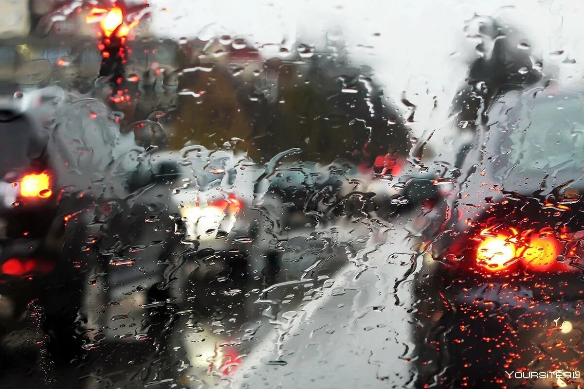 Машина дождь. Дождь за стеклом машины. Автомобиль под дождем. Дождь на окне машины.