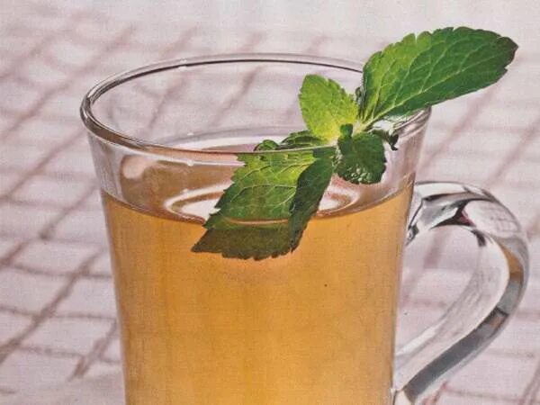 сок с медом. мед напиток. медовуха рецепт приготовления. мед растворенный в воде. вода с яблочным уксусом для похудения.