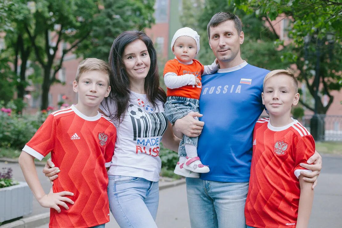 Моя семья передача. Семья павловых слив. Как зовут семью павловых. Как зовут семью павловых. Павловы фэмили егор.