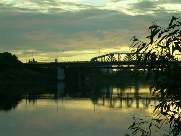 Жд вокзал сокол вологодская область. Сухона сокол вологодская область. Река сухона в соколе. Сокол вологодская область станция сухона. Порт сокол вологодская область.