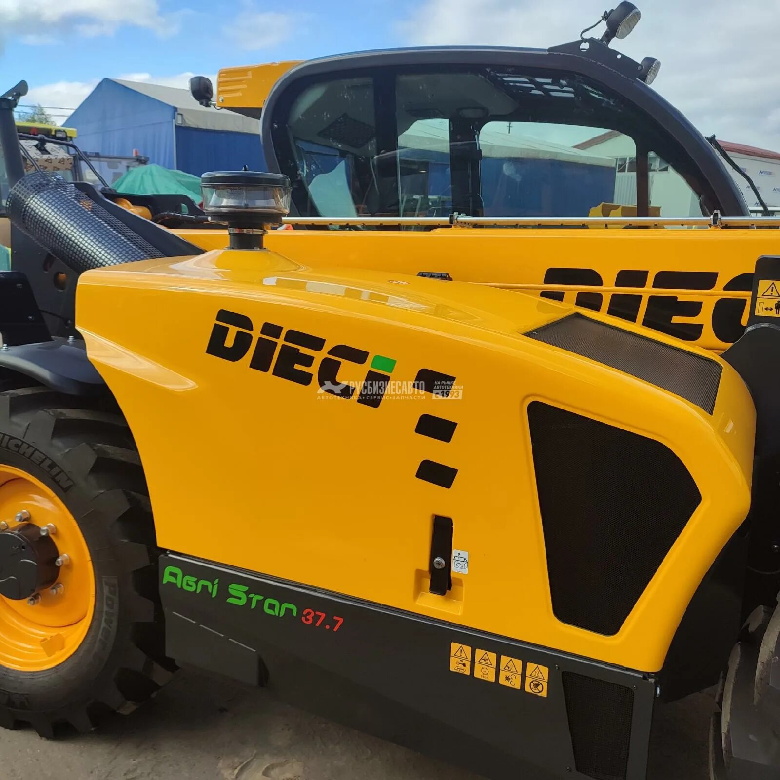 Телескопический погрузчик dieci agri star. Телескопический погрузчик dieci agristar 37,7. 7. Телескопический погрузчик диечи 37. Погрузчик dieci zeus.