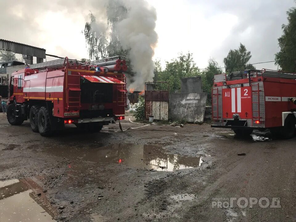 Пожар Йошкар Ола. Йошкар-Ола пожар сейчас. Пожары в Йошкар Оле за последние сутки. Дым Йошкар Ола. Предприятие сгорело