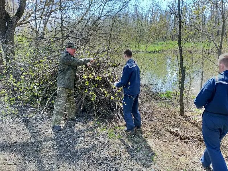 Рп5 новочеркасск на 14. Казаки субботники. Новочеркасск Селекционная. Заокские казаки субботники. Тузлов Новочеркасск река Хотунок.