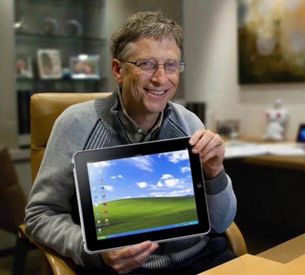 Разработчики майкрософт. Билл Гейтс 2000. Линус Торвальдс и Билл Гейтс. Разработчик виндовс Билл Гейтс. Билл Гейтс 1995.