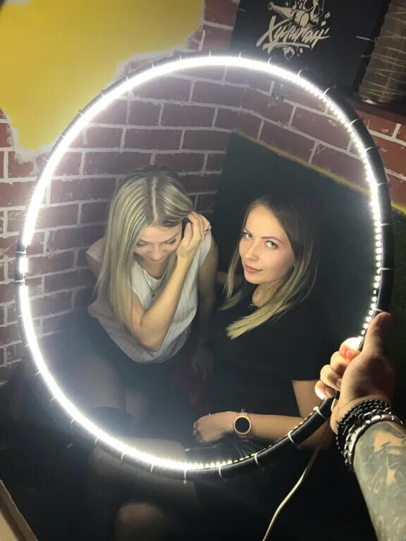 кальян на столе в баре. кальянная церемония. кальянная воткинск. кальянная воткинск. Must have milky rise.