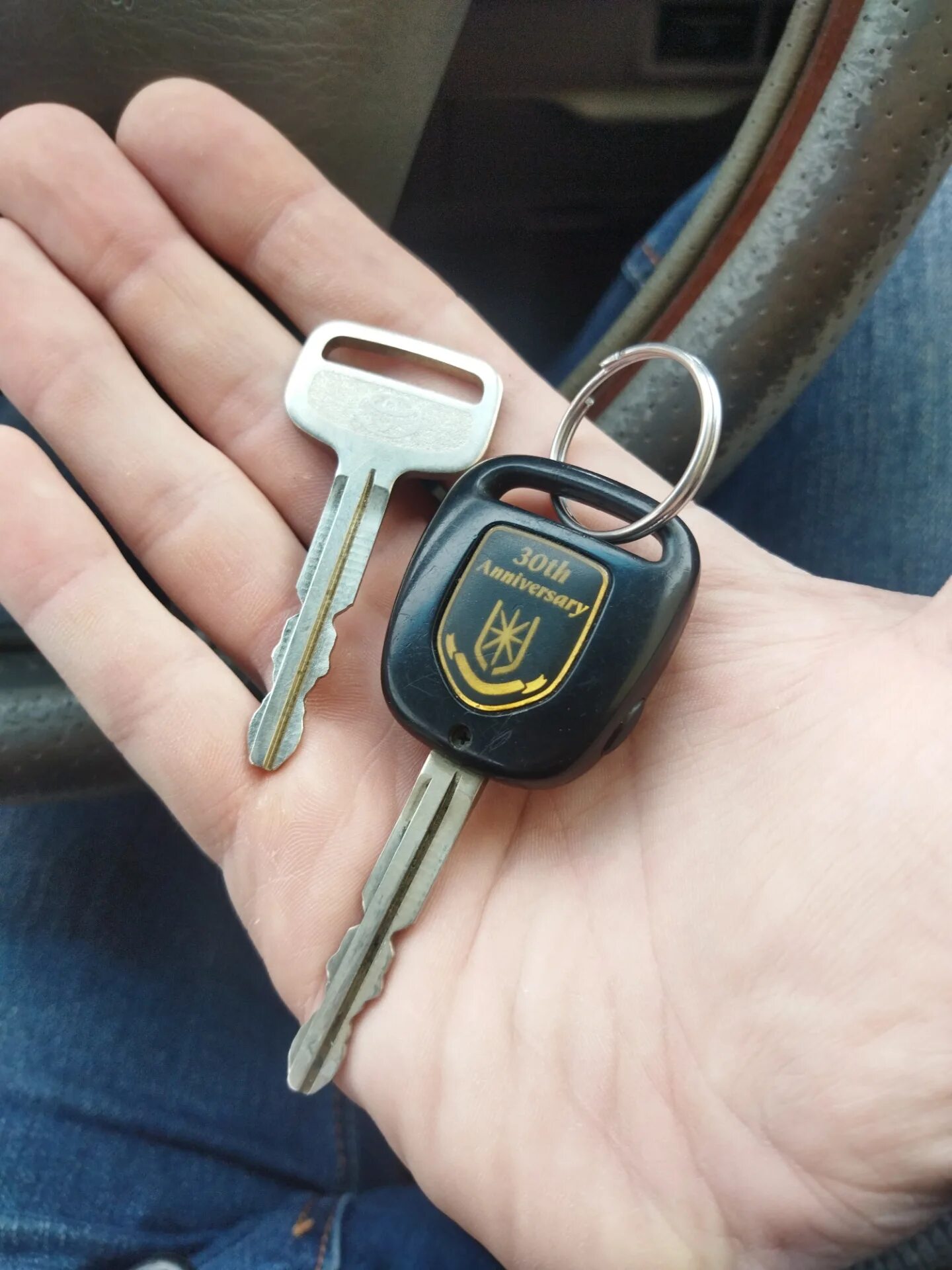 Сколько делают ключи. Ключ Газель Некст болванка оригинальный. Сделать ключи. Как сделать ключ по замку с овальной.