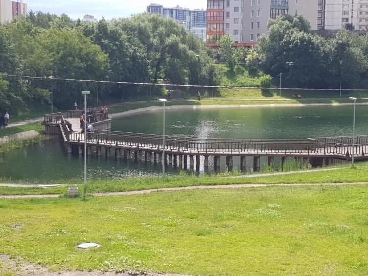 Парк каскад кировоградских прудов москва. Кировоградские пруды москва. Кировоградские пруды чертаново. Каскад кировоградских прудов чертаново. Чертаново пруд.