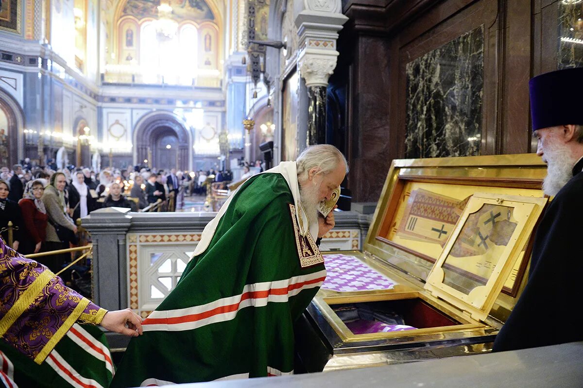 храм христа спасителя святыни храма мощи. какие мощи в храме христа. филарет храм христа спасителя. мощи святителя филарета храм христа спасителя. мощи святителя филарета московского.