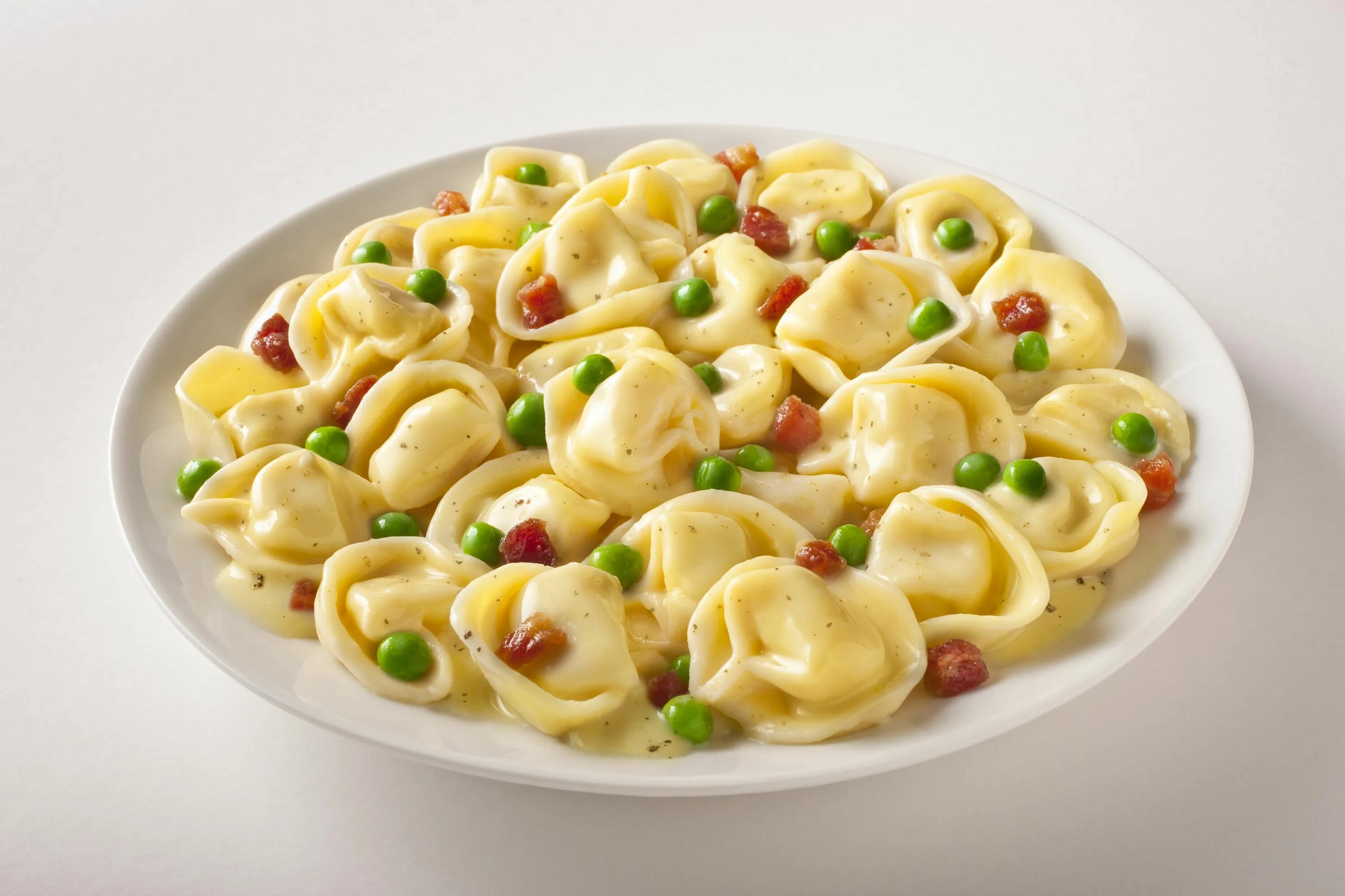 Итальянские пельмени 7. Паста Tortellini – Тортеллини. Итальянские пельмени Тортеллини. Тортеллини карбонара. Тортеллини Альберто карбонара.