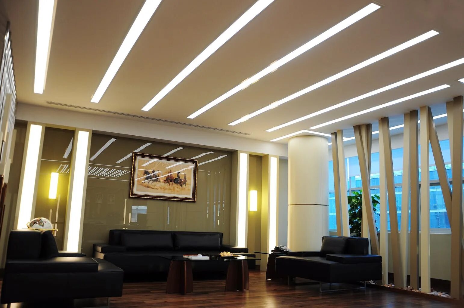 Light lighting time. Алюминиевый светодиодный профиль входная группа. liner led concept. profile light projects.