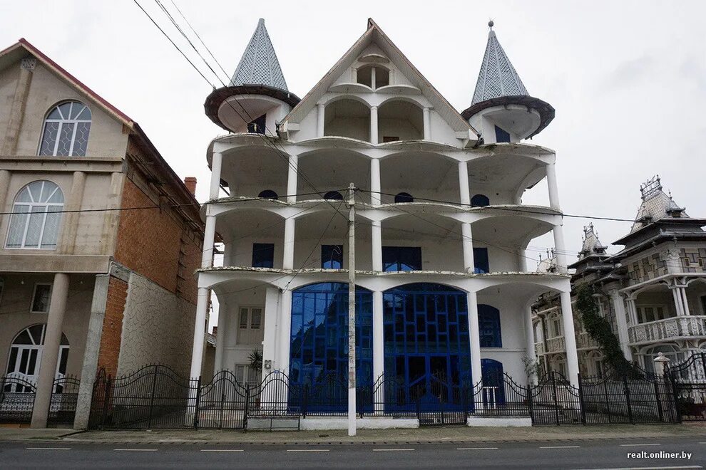 город сороки улицы. автовокзал сорока молдова. столица цыган сороки молдавия. поселок сороки в молдове. сороки город улицы.