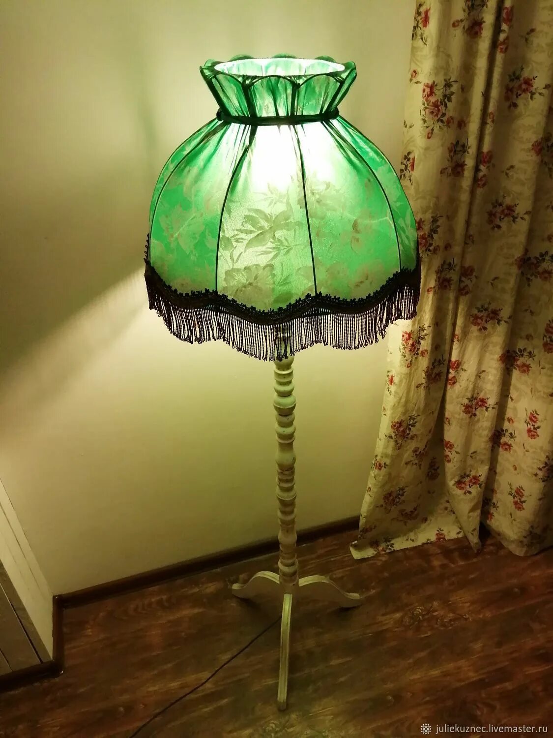 Зеленый абажур. Торшер зеленый. Торшер напольный зеленый абажур. Салатовая лампа напольная. Лампа напольный зеленый.