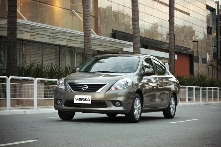 Поврежденный 2010 Nissan Versa Sedan 4d 1.8L 4 выставлен на продажу в Candia