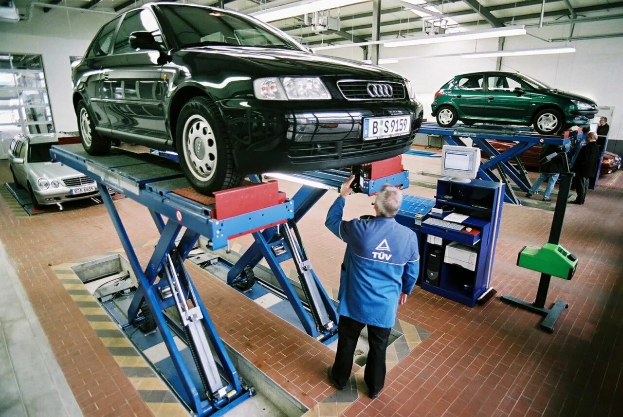 Технический осмотр автомобиля. Гостехосмотр автомобиля. Техосмотр авто. Техническое обслуживание автомобиля. Техосмотр.