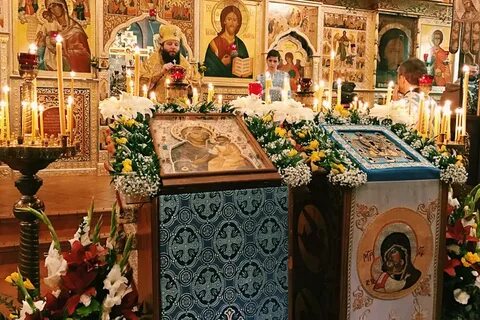 Икона в центре храма