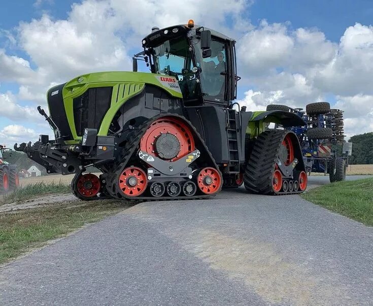 Claas xerion. Claas axion 960. трактор клаас аксион 960. трактор claas xerion. класс ксерион 5000.