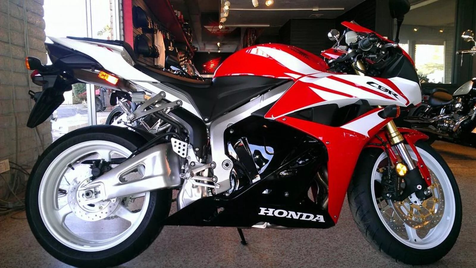 Honda cbr600rr 2012. Хонда СБР 600 рр 2012. Спортбайк Хонда 600 RR. Honda CBR 600 2012. Хонда сбр 600рр купить