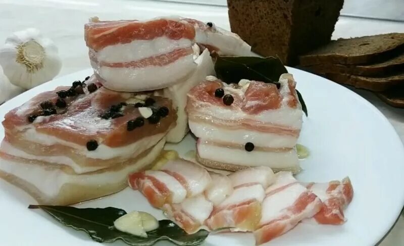 Как посолить вкусно чтобы было мягкое сало. Сало соленое шпик. сало с прослойкой. сало солёное самый вкусный. сало соленое в тузлуке.