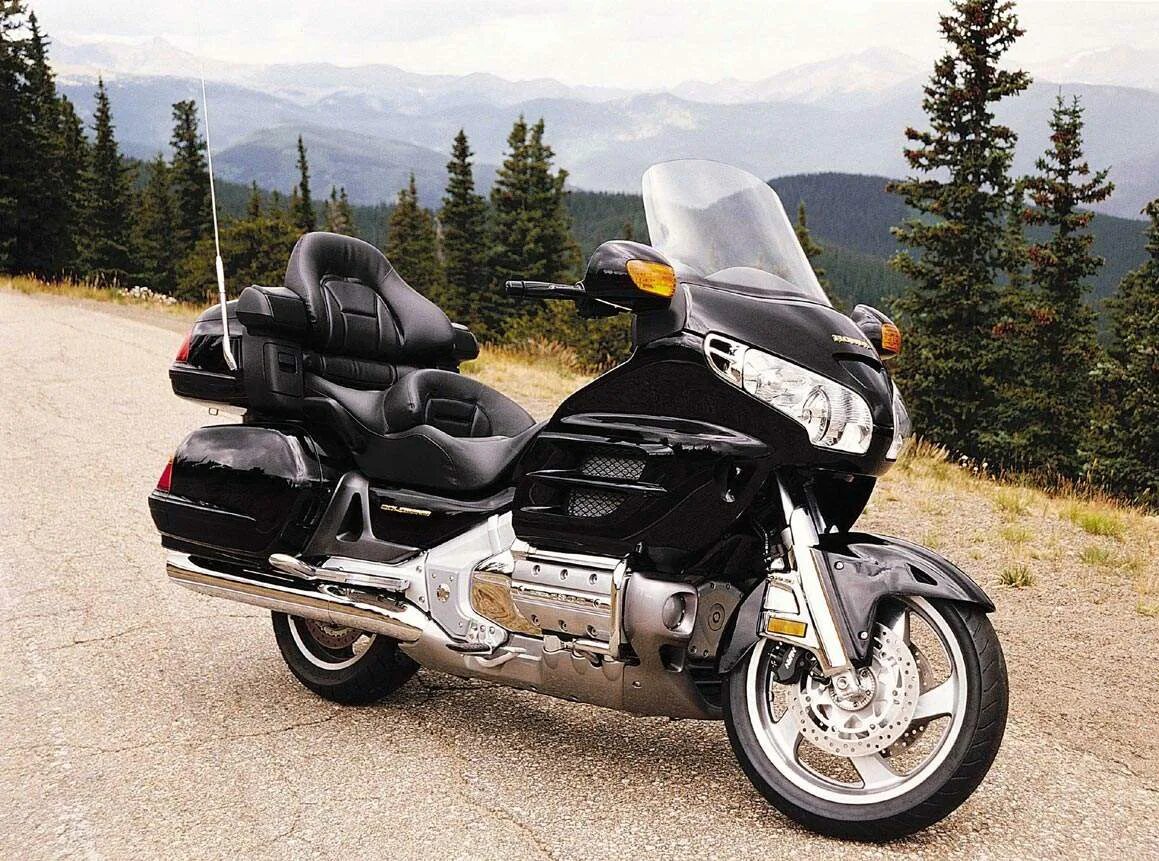 Goldwing 1800. Хонда Голд Винг 1800. Honda Gold Wing 1800. Honda gl1800 Gold Wing. Holda Gold VIN 1800.