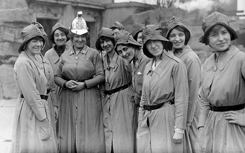Женщинам с самого первого. Женщины в период первой мировой. Женщины в первой мировой войне. Женщины второй мировой войны.
