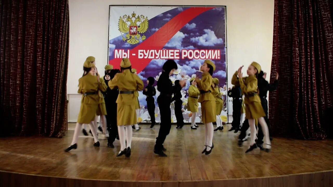 Попурри на песни военных лет. Попурри 9 мая. Попурри 9 мая. Танец военное попурри. Попурри на 9 мая.