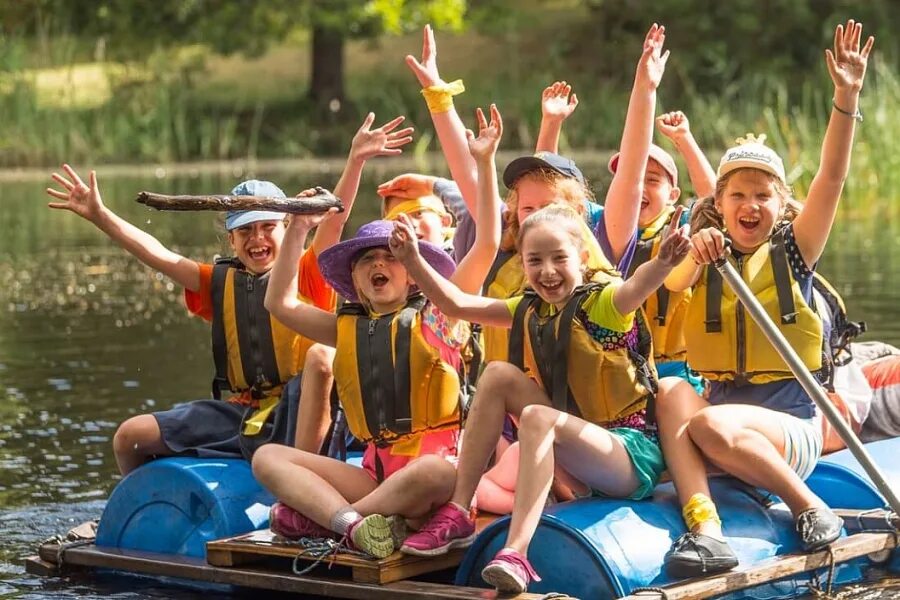 Летний camp. Детский лагерь. Летние каникулы. Летний лагерь. Летний лагерь для детей.