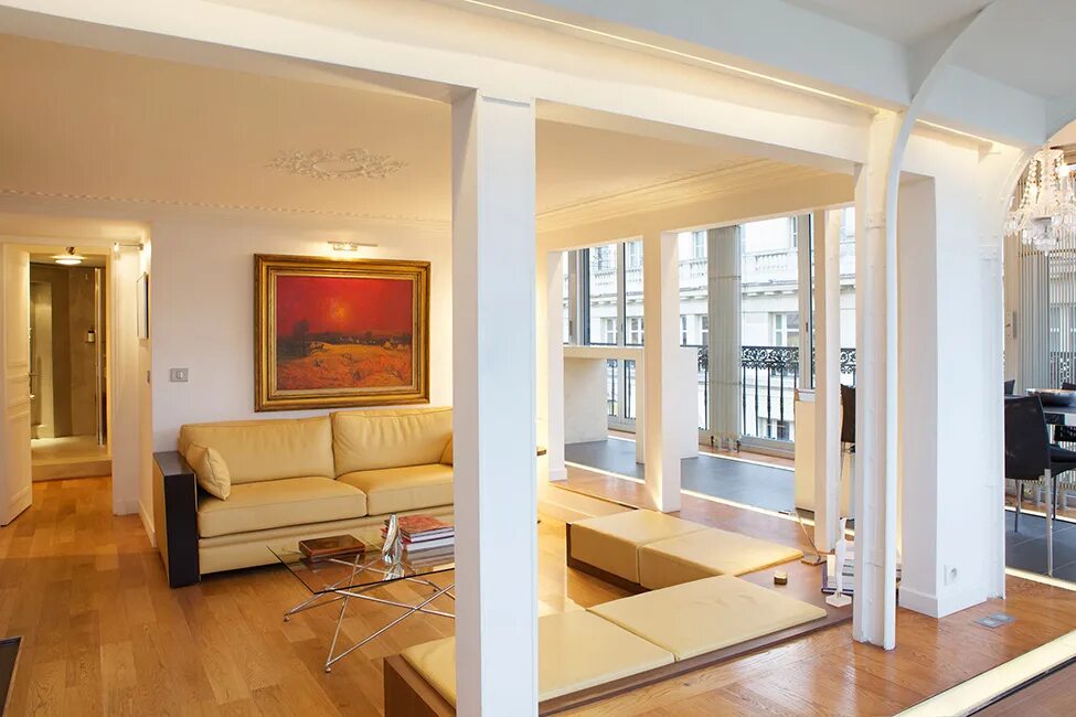 колонны в интерьере. отделка колонн. колонны в интерьере гостиной. декоративная колонна для интерьера. отделка колонны в квартире.